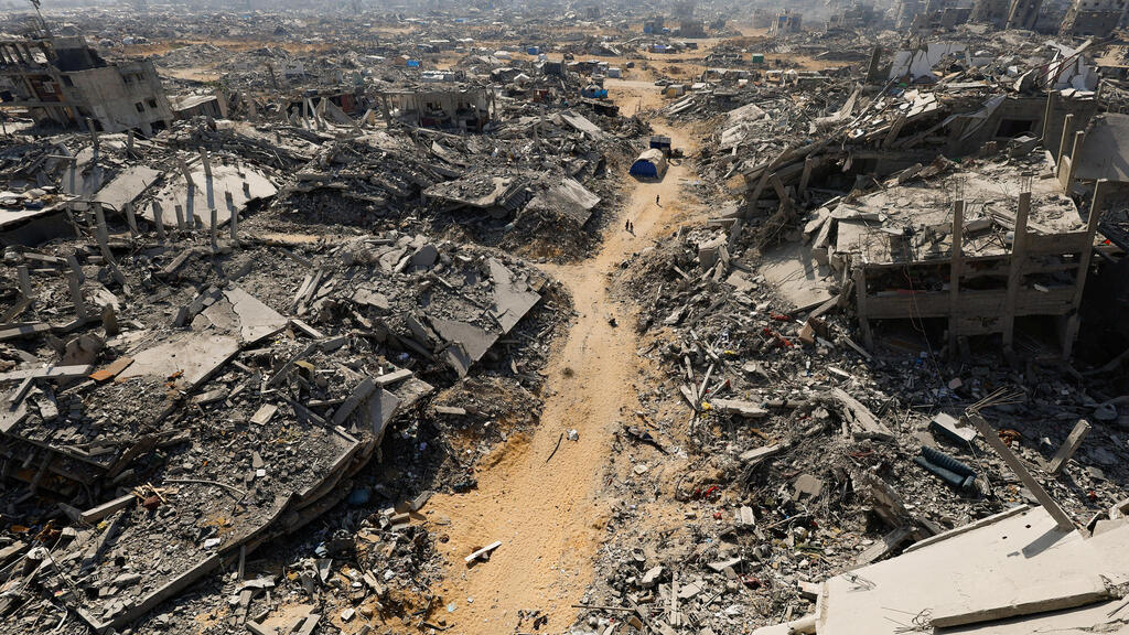The destruction in Gaza City (Photo: REUTERS/Mahmoud Issa) ההרס בעיר עזה