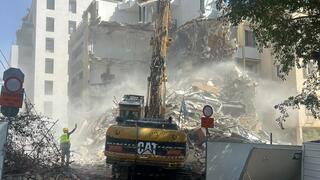 הריסת מבנה ישן ברחוב גדעון ברמת השרון במסגרת התחדשות עירונית 