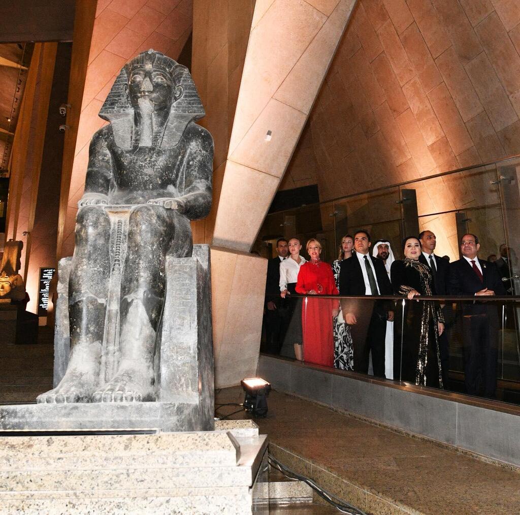 Photo: Egyptian Presidential Office אחד הפסלים במוזיאון