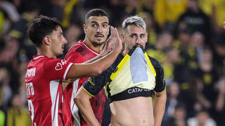 גיא מזרחי ומיגל ויטור חוגגים, עומר אצילי מאוכזב