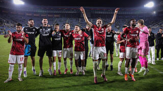 שחקני הפועל באר-שבע חוגגים