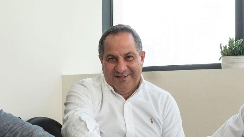 Эзра Габай (Фото со страницы в Facebook) במרכז: עזרא גבאי