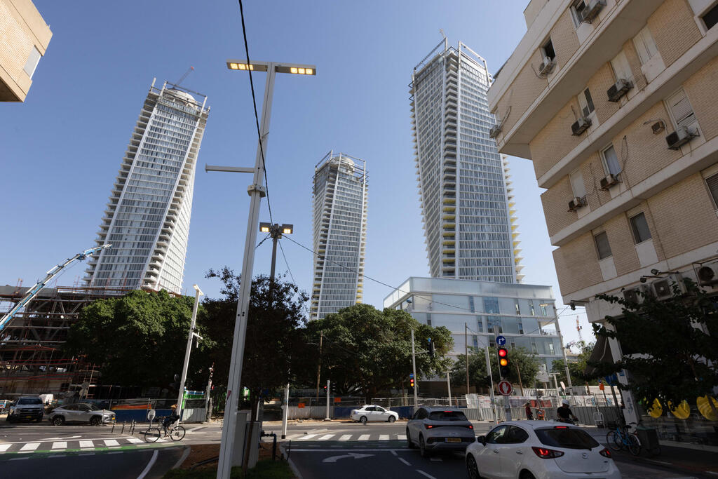 רמזורים בכיכר המדינה