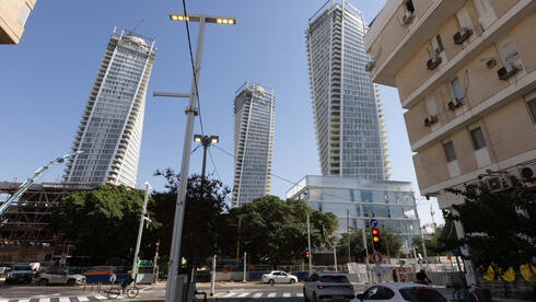 רמזורים בכיכר המדינה