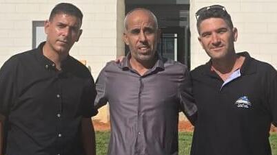 אריאל ויזל, מנכ"ל "כוכבי המדבר", נשיא הארגון פאיז אבו סהיבאן  ומוחמד אלטורי, מנהל כפר הנוער