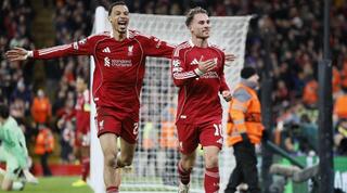 אלכסיס מק אליסטר והוגו אקיטיקה חוגגים