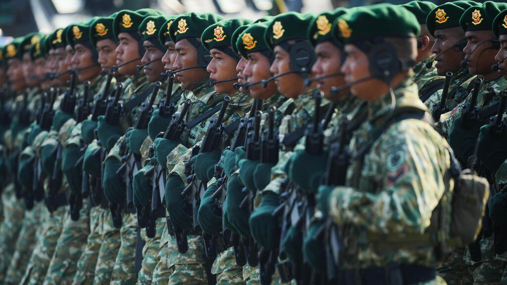 חיילים של צבא אינדונזיה במצעד צבאי, מאי 2025