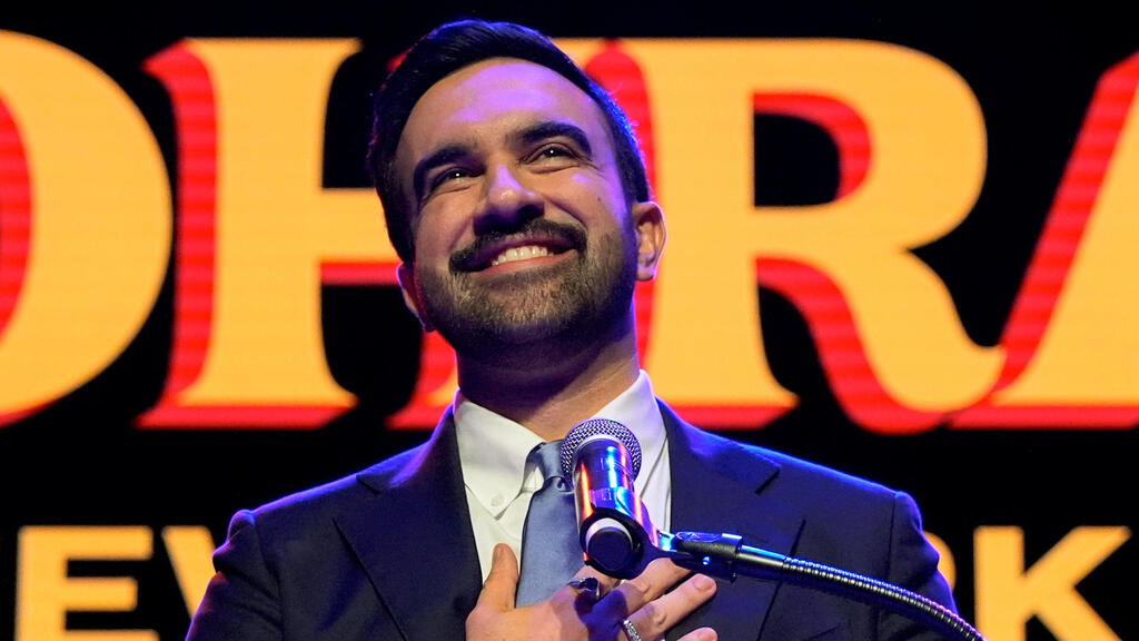 Мамдани выступает в Нью-Йорке после победы (Фото: AP Photo/Yuki Iwamura) ממדאני נאום ניצחון ניו יורק