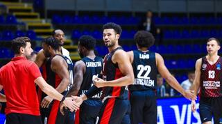 ג'סטין סמית שמח