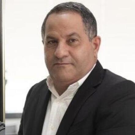 מימין: עזרא גבאי, ליאב אליהו