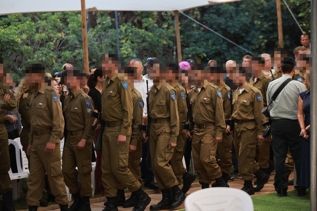 הלווייתו של החלל החטוף סמ"ר עוז דניאל ז"ל בבית העלמין בכפר סבא