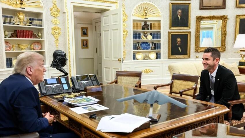 שוב ביחד? אייזקמן עם הנשיא טראמפ בחדר הסגלגל בבית הלבן 