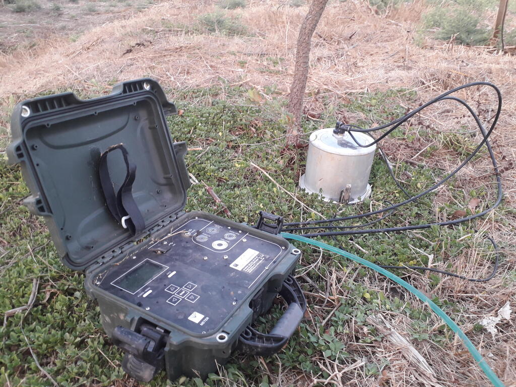 בדיקת כושר חידור ליד עצים באזור החיץ