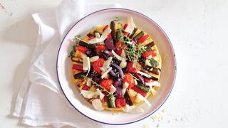 פאי פולנטה עם ירקות אנטיפסטי