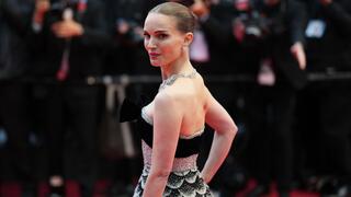 נטלי פורטמן אופנתית מתמיד בגיל 44