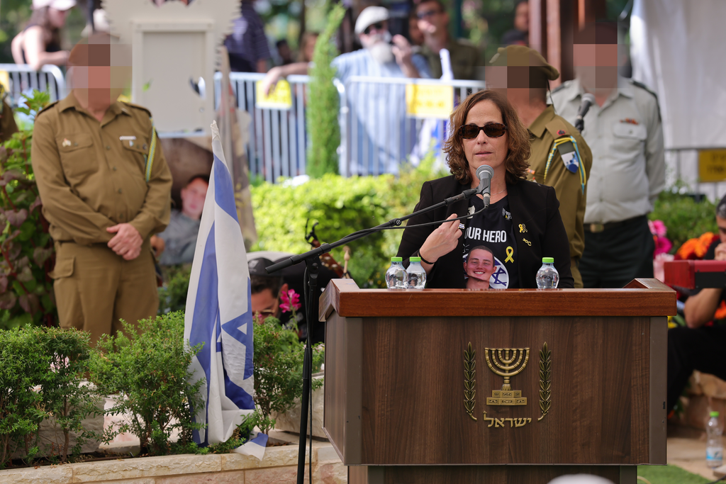 הלווייתו של סרן עומר נאוטרה ז"ל, בבית העלמין בקרית שאול