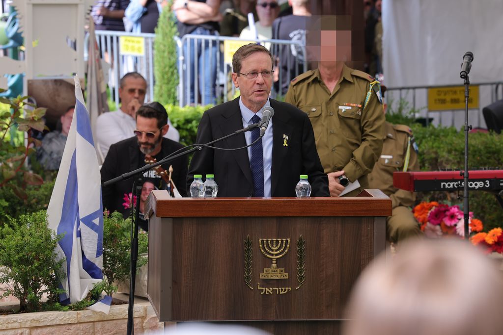 הלווייתו של סרן עומר נאוטרה ז"ל, בבית העלמין בקרית שאול