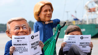 בובות בדמות נשיא ארה"ב, נשיאת הנציבות האירופית ונשיא ארגנטינה בעיר בלם