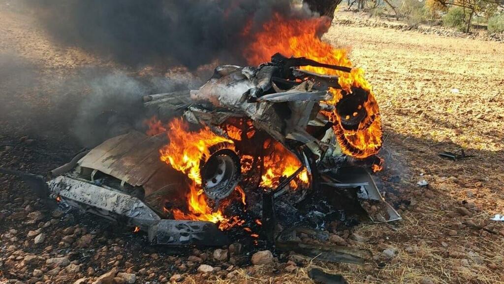 A vehicle burns in Lebanon after being struck by the IDF הרכב שהותקף בלבנון