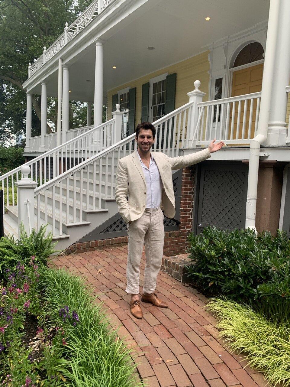 דניאל אדלסון באחוזת גרייסי