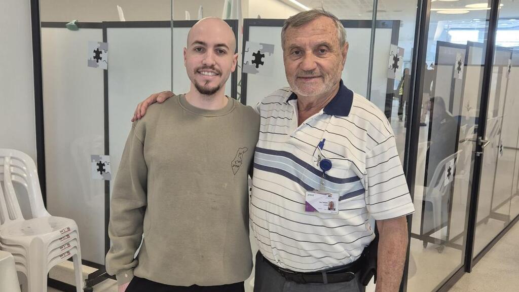 Shmuel and Eitan Mor in the returnees' department