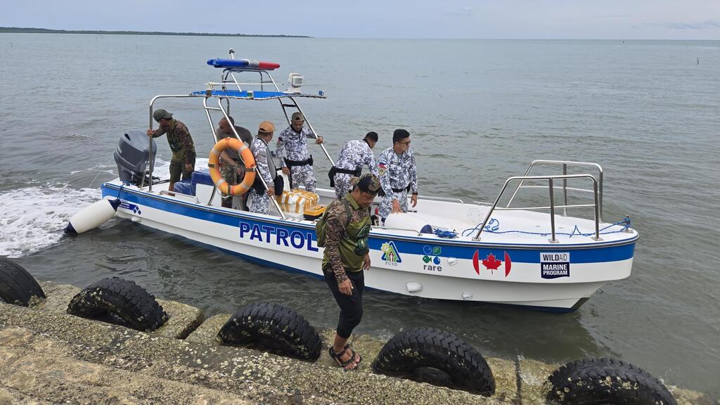 Philippine Coast Guard (Photo: Professor Roee Diamant) משמר החופים הפיליפיני