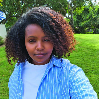 אסתר גברזגי 