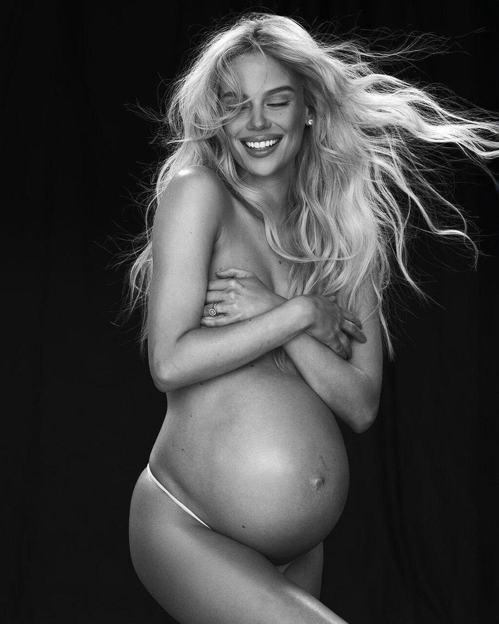 באמת מושלמת. בר זומר (צילום: שי ארבל) בר זומר צילמו היריון