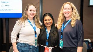 קארן פינק, שארון סטולייר, דבורה בל