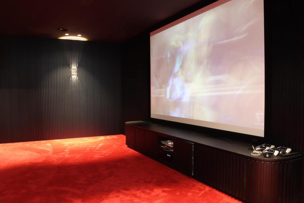 בית בקיסריה שעומד למכירה, Davidson Real Estate