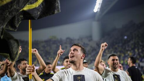 שחקני בית"ר ירושלים חוגגים ירדן שועה