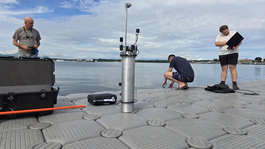 Photo: Professor Roee Diamant הרובוט התת-מימי בו נעשה שימוש לניטור הדיג באמצעות פיצוצי חומר נפץ בפיליפינים