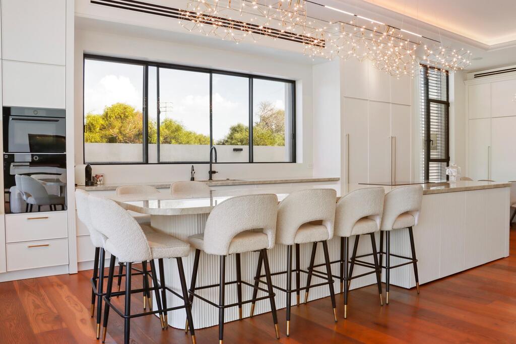 בית בקיסריה שעומד למכירה, Davidson Real Estate