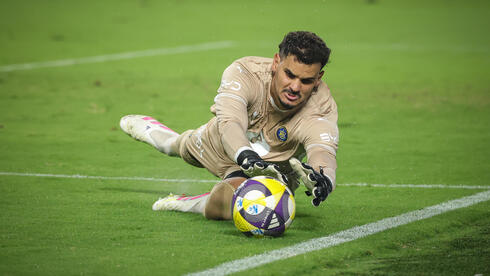 שוער מכבי ת"א רועי משפתי