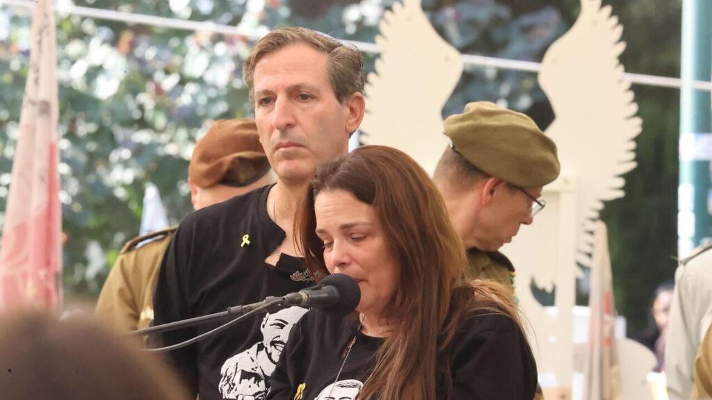 Руби и Хагит (Фото: Моти Кимхи ) הלווייתו של איתי חן ז"ל