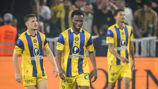 שחקני מכבי ת"א המומים לאחר התבוסה