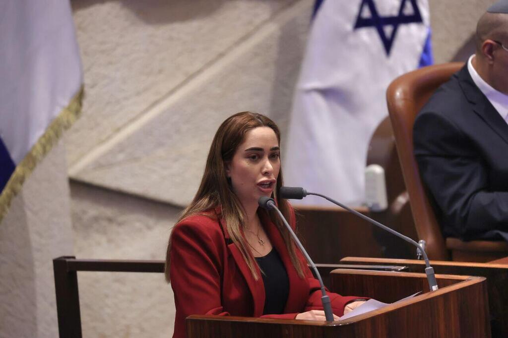 Social Equality Minister May Golan (Photo: Alex Kolomoisky) דיון 40 חתימות במליאת הכנסת