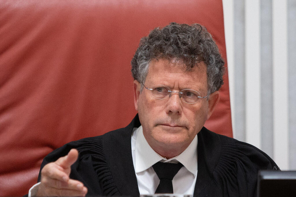 Supreme Court Chief Justice Yitzhak Amit (Photo: Alex Kolomoisky) עתירה בנוגע לבקשות לביקור אסירים ביטחוניים