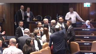 מהומה ועימות פיזי בכנסת בזמן הדיון על חוק עונש מוות למחבלים