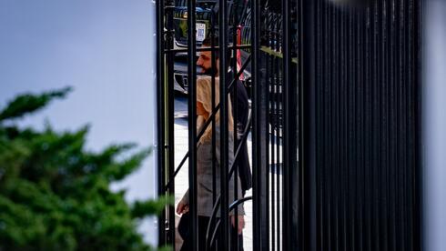 נשיא סוריה א-שרע מגיע לבית הלבן