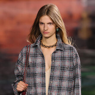 דוגמנית על המסלול של שאנל