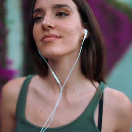 אוזניות חוט