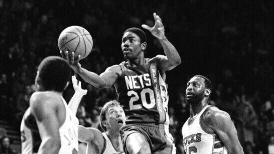 מייקל ריי ריצ'רדסון במדי ניו ג'רזי נטס