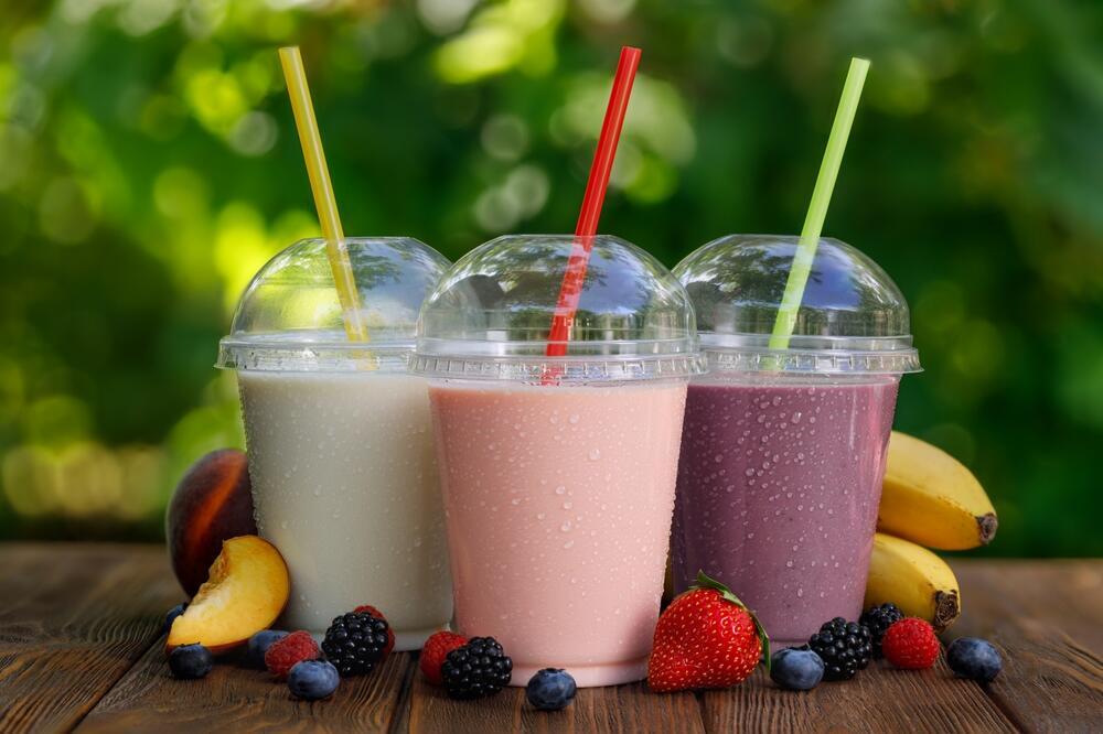 Fruit smoothie (Photo: Alter-ego / Shutterstock) שייק פירות