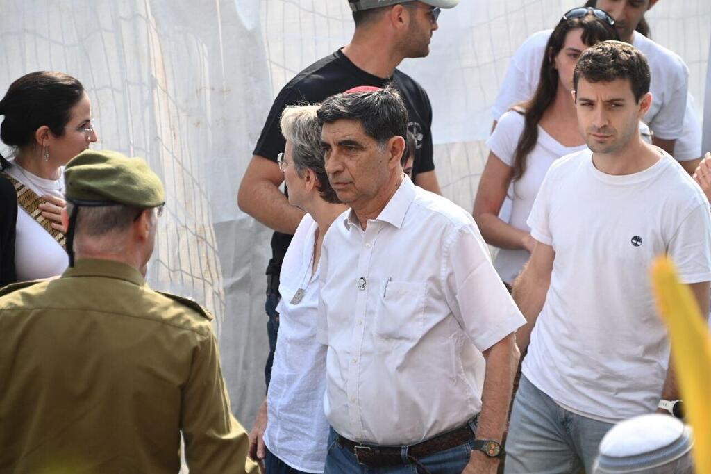 Симха Гольдин (Фото: Яир Саги) הלוייתו של סגן הדר גולדין ז"ל