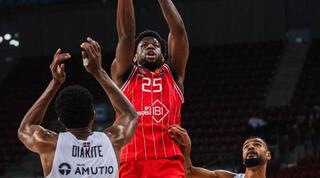 דן אוטורו מטביע