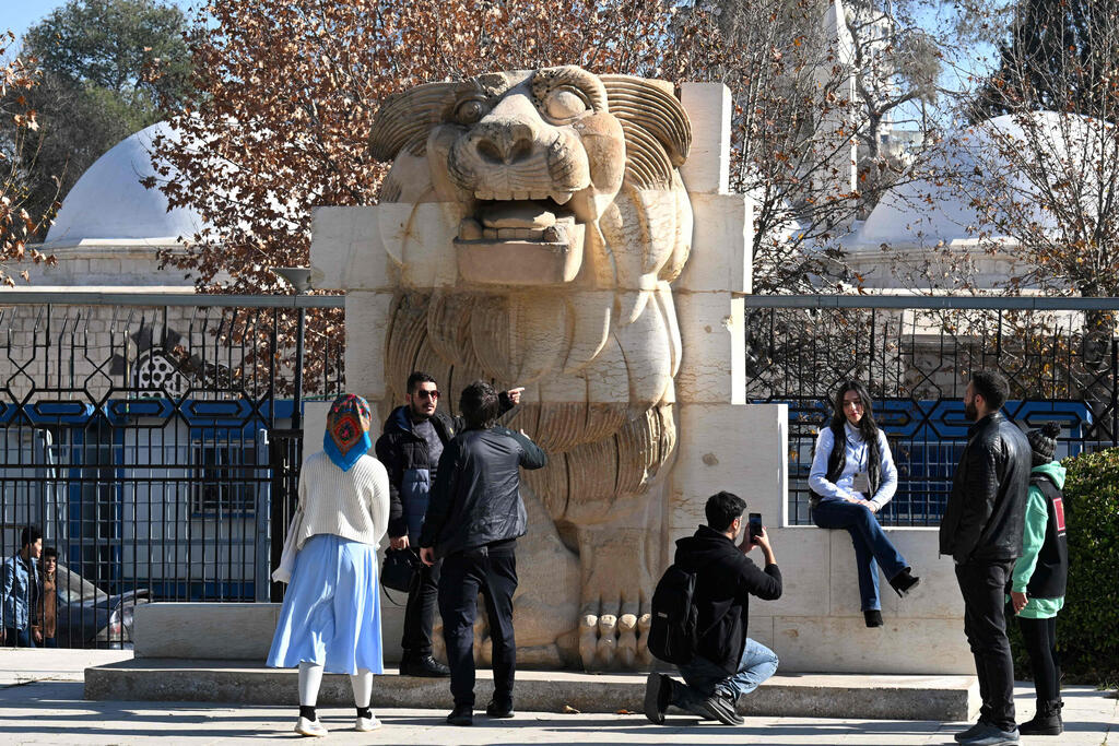 Photo: LOUAI BESHARA / AFP המוזיאון הלאומי של סוריה דמשק שוד גניבה