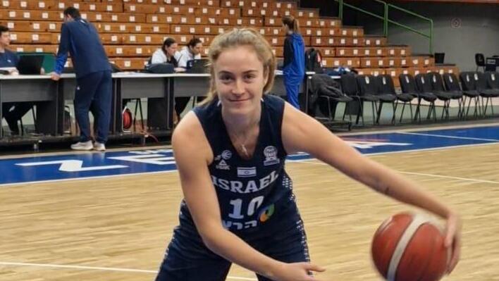 אבי מאיירס, נבחרת כדרוסל הנשים