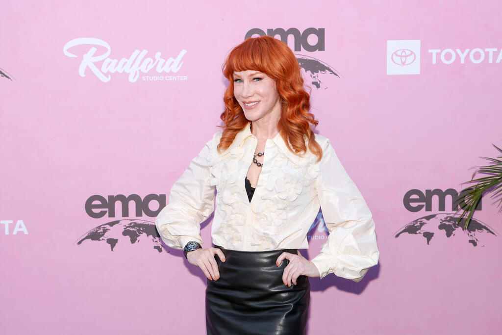 וגם חושפת את האמת על קריס על הדרך (Jesse Grant/Getty Images) קת'י גריפין