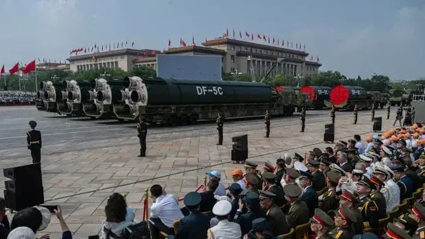Photo: Kevin Frayer/Getty טיל בליסטי בין יבשתי DF-5C ש סין הציגה ב מצעד צבאי ב בייג'ינג 3 בספטמבר